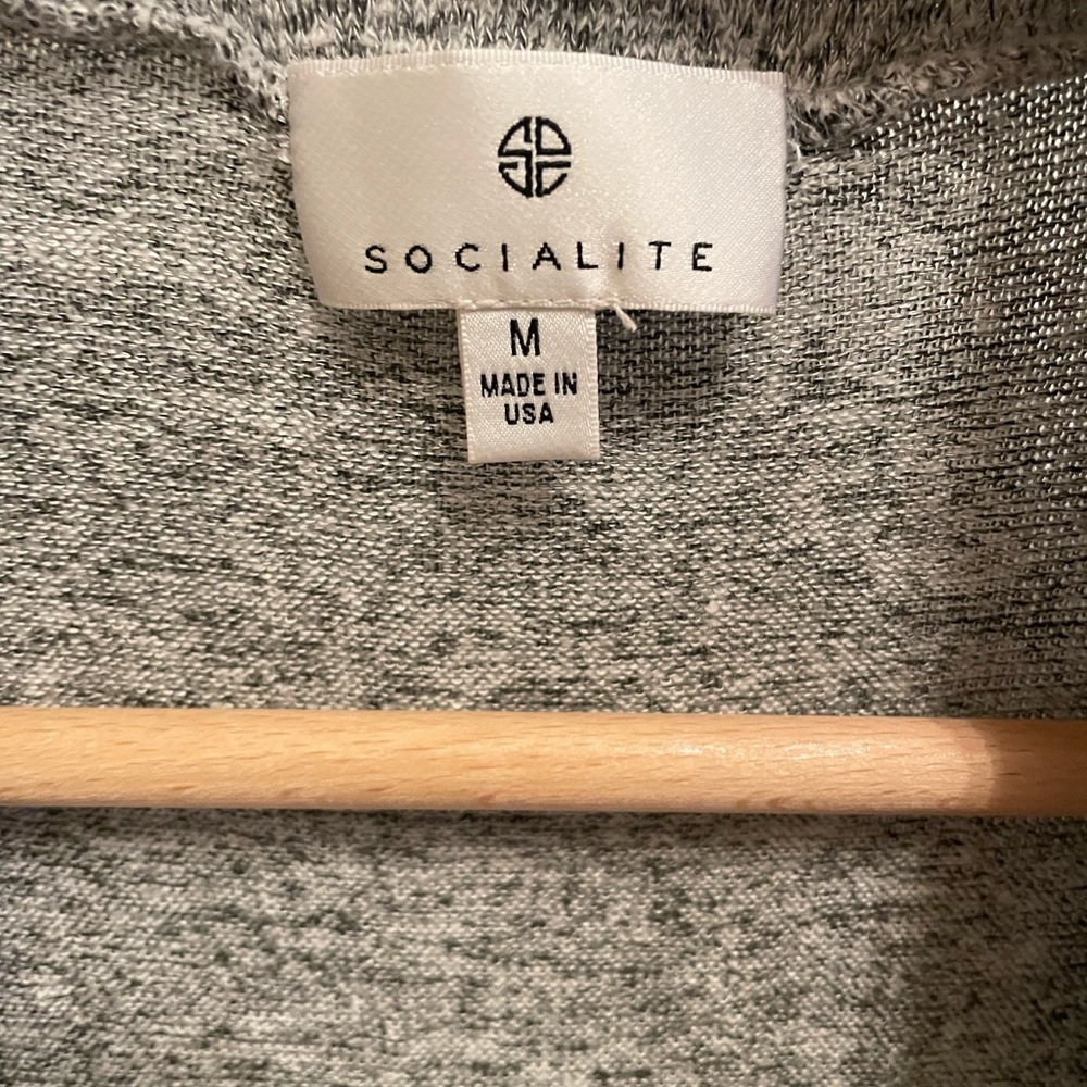 ~Socialite Robe~ - Picture 3 of 4